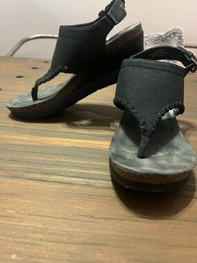 Women's Black Wedge Thong Sandals